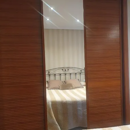 Casco Historico- Vivienda De 2 Con Parking דירה אוביידו